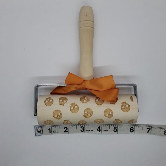 Skull wooden rolling pin 1.5" - Picture 2 of 3